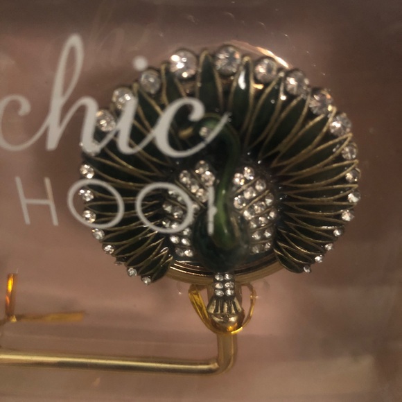 🌺NIB🌺Purse Hook 
Gorgeous Green & Gold Peacock Purse Hook - Picture 2 of 5
